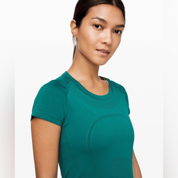 Lululemon | Swiftly Tech Short Sleeve CrewLaguna / Laguna Size 4 Workout Running - Picture 4 of 12